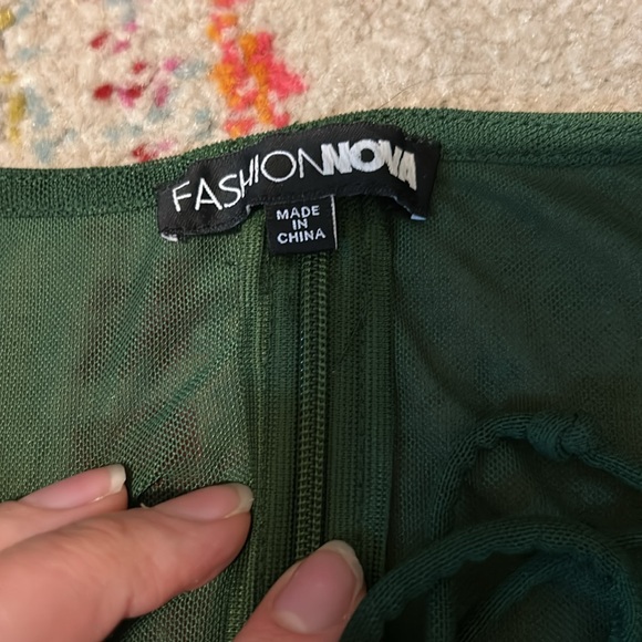 FASHION NOVA Sweetheart Mesh Long Sleeve Green Cropped Corset Top. Size M - Picture 3 of 6